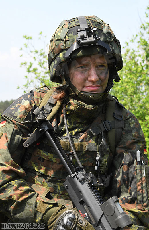 图说:德军空降部队实战演习 暴露轻武器的配备和使用现状