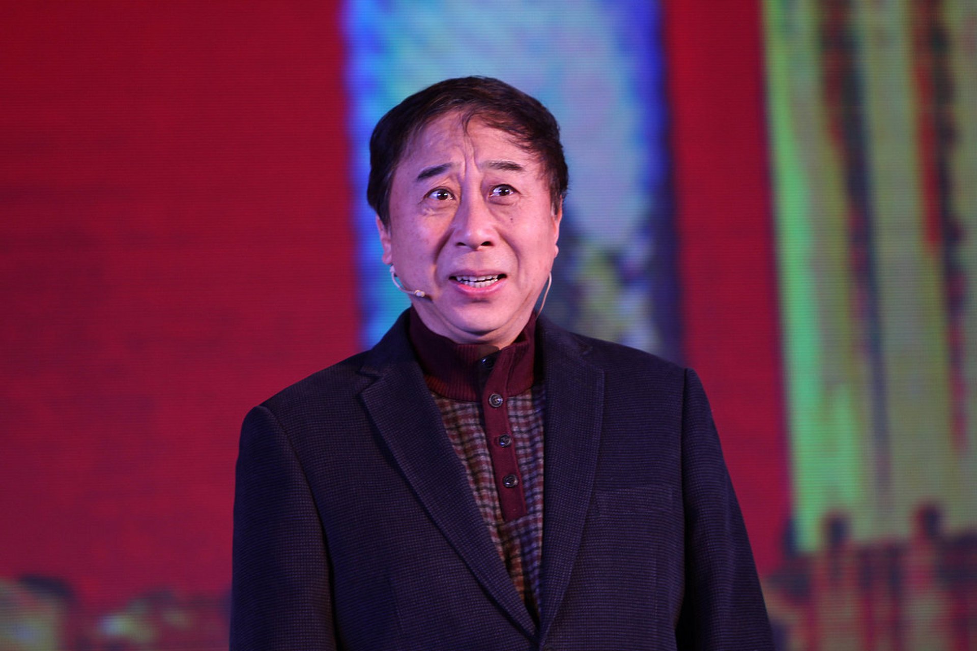 近期冯巩登上热搜,"我想死你们了"唤回了浓浓的年味儿,再次展现了春晚