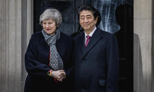 英首相特蕾莎·梅和日本首相安倍晋三在唐宁街10号会面