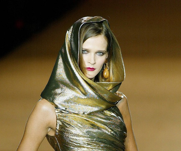 怎样的女人才能被誉为"东欧小国的奇迹"?超模卡神美得一眼沦陷