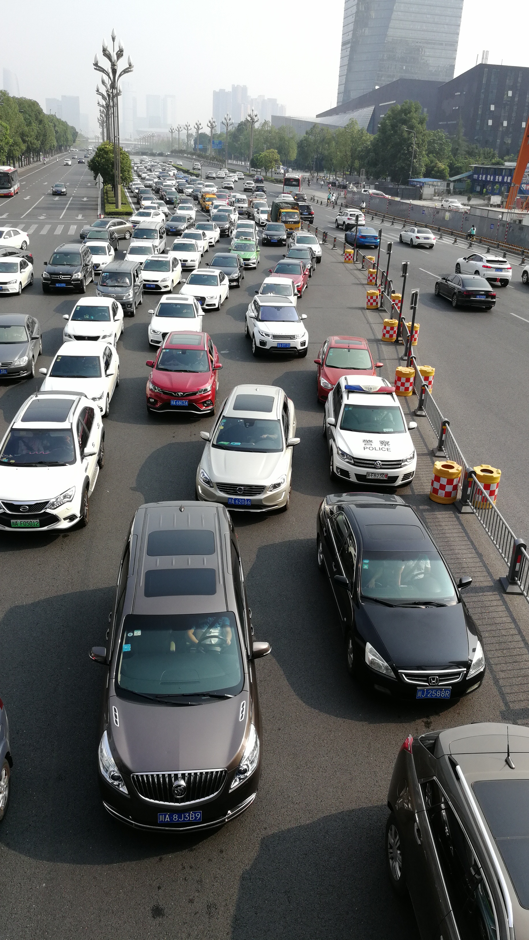 成都世纪城的车流!