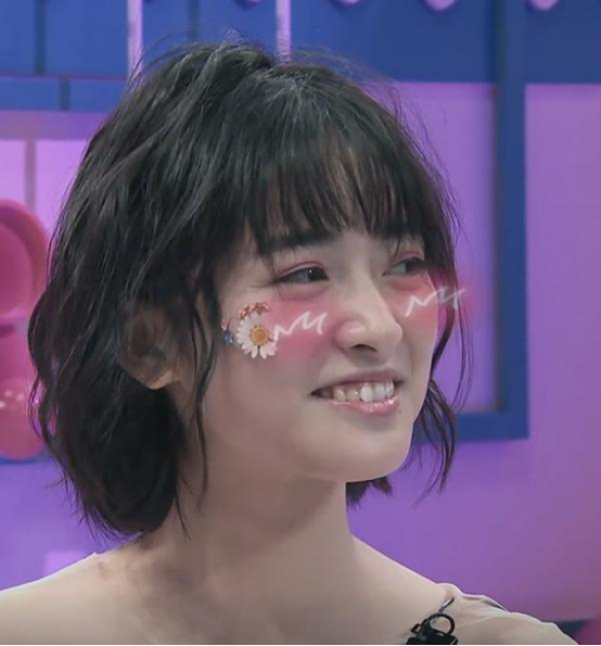 四个小鲜肉帮沈月化妆,开始都觉得会丑到哭,最后却让人惊讶了!