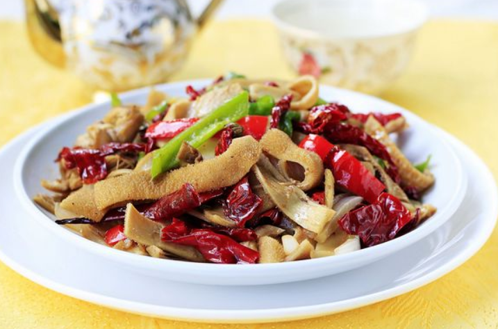 5.一道美味的家常菜肴,辣炒羊肚,快来看看吧.