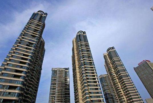 为什么开发商盖楼房都不会超过32层?听内行人一说,我恍然大悟