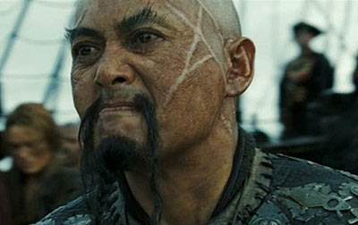 中国演员周润发在这部电影里饰演了大反派东南亚海盗之王--啸风船长.