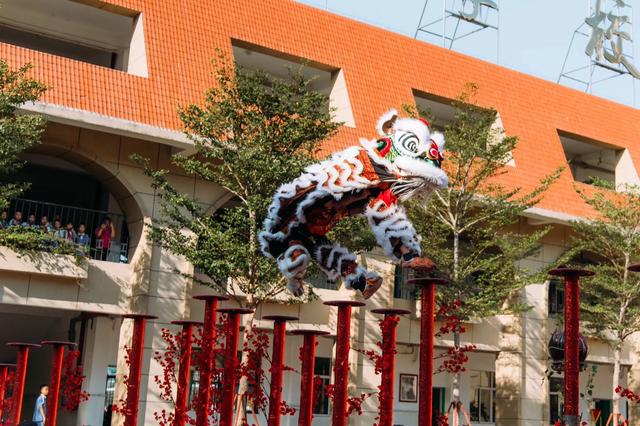 世界冠军比麟堂走进燕山学校,千师生近距离体验传统文化