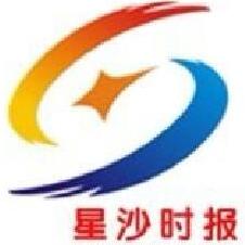 妈妈跟女儿一起拍视频，两个人像一个模子刻出来的，网友：这一看就是亲生的