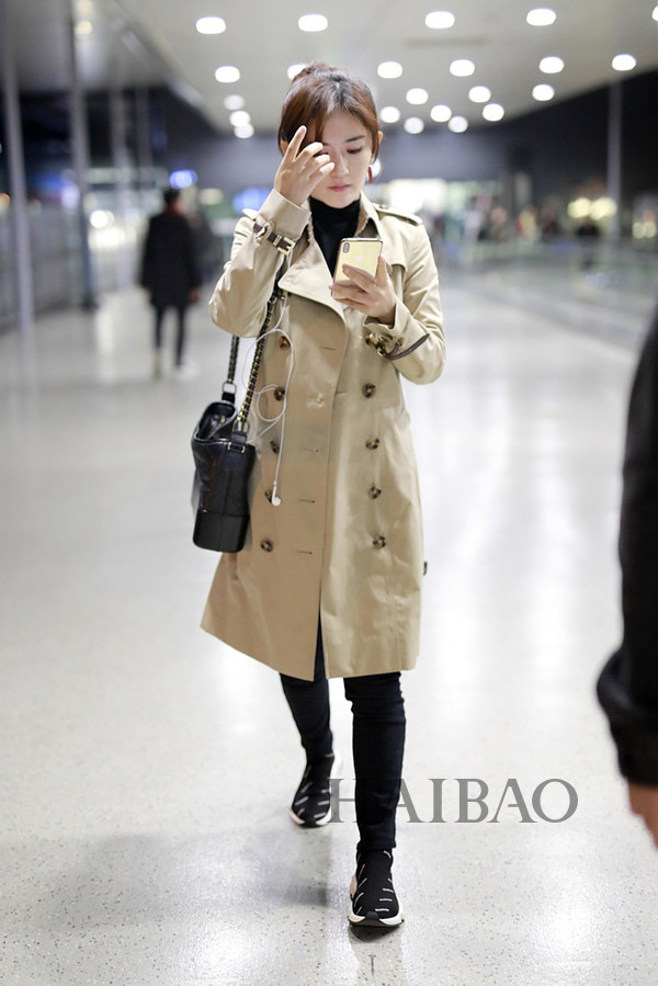 明星潮人争相演绎博柏利 (burberry) 风衣:谁的穿搭最出彩?