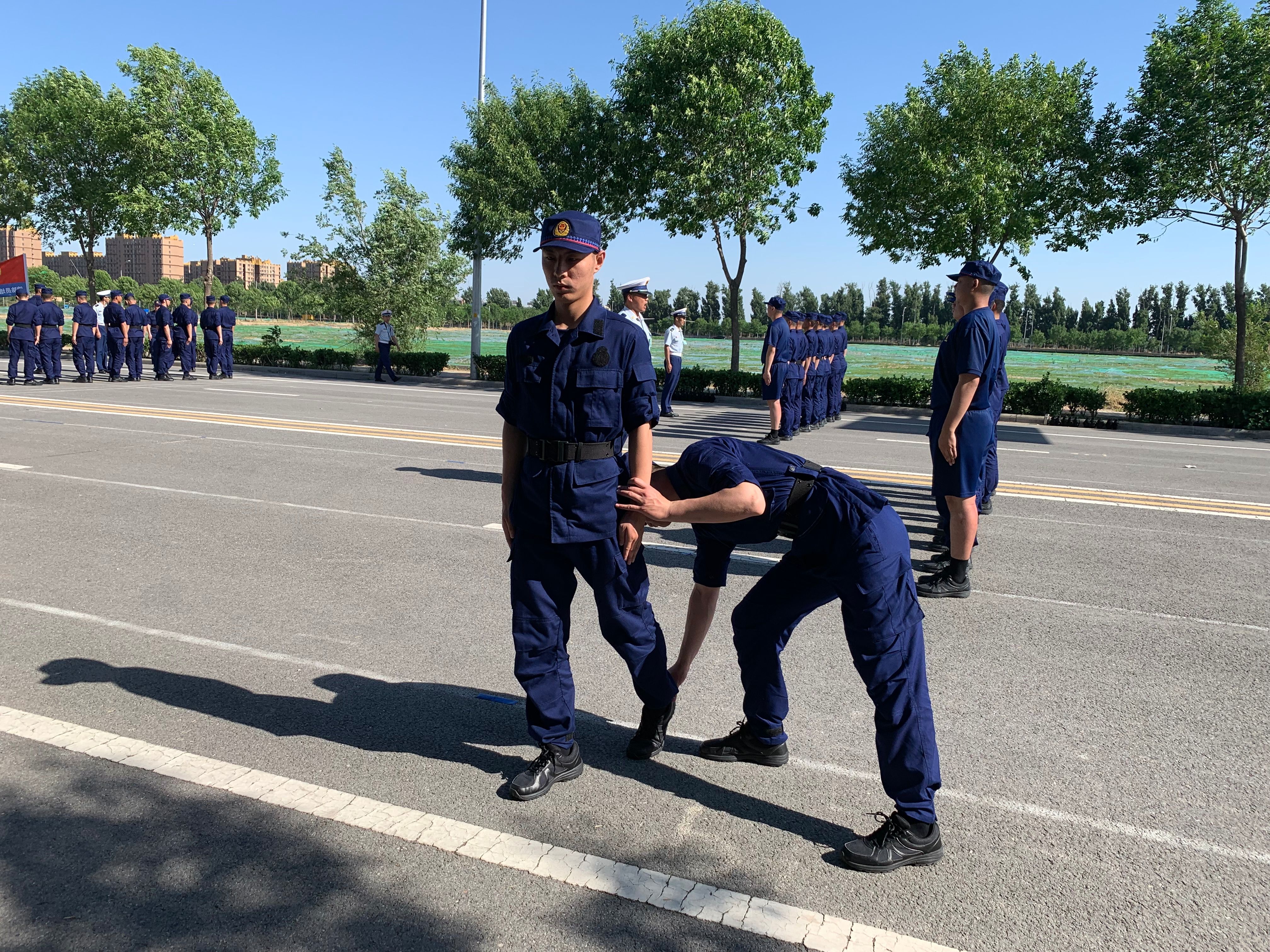 烈日下,"首批消防员"训练正当时