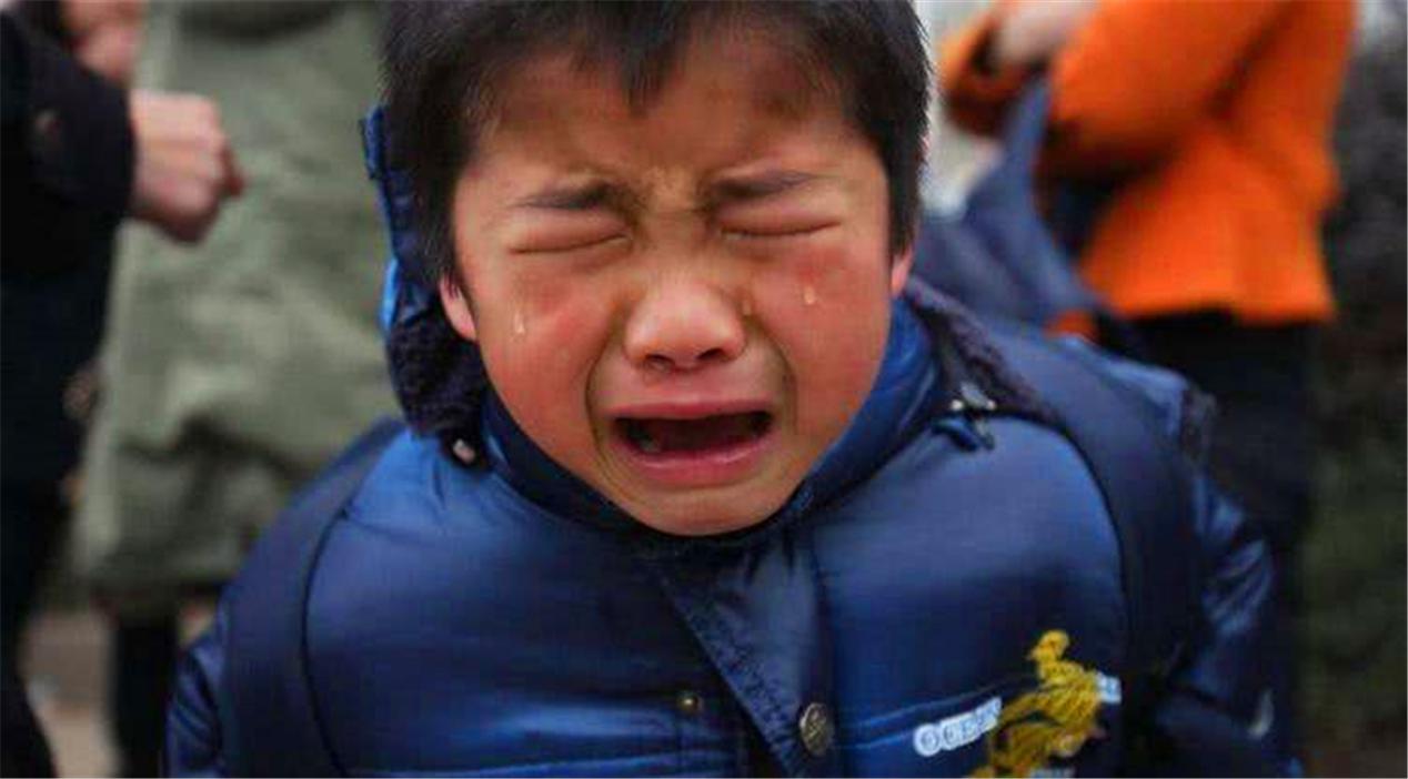 小学生因姓名有103笔,考试直接当场急哭,监考老师:我也没办法