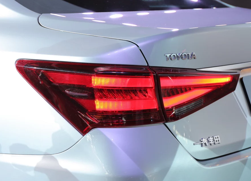 颜值狂野不羁,一汽丰田-皇冠,开出去十分霸气