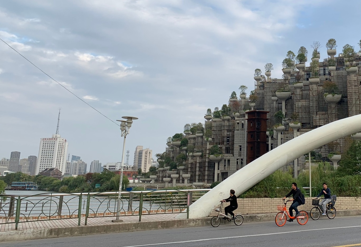 上海市普陀区的天安阳光广场获得建设许可,要到2019年底将建成