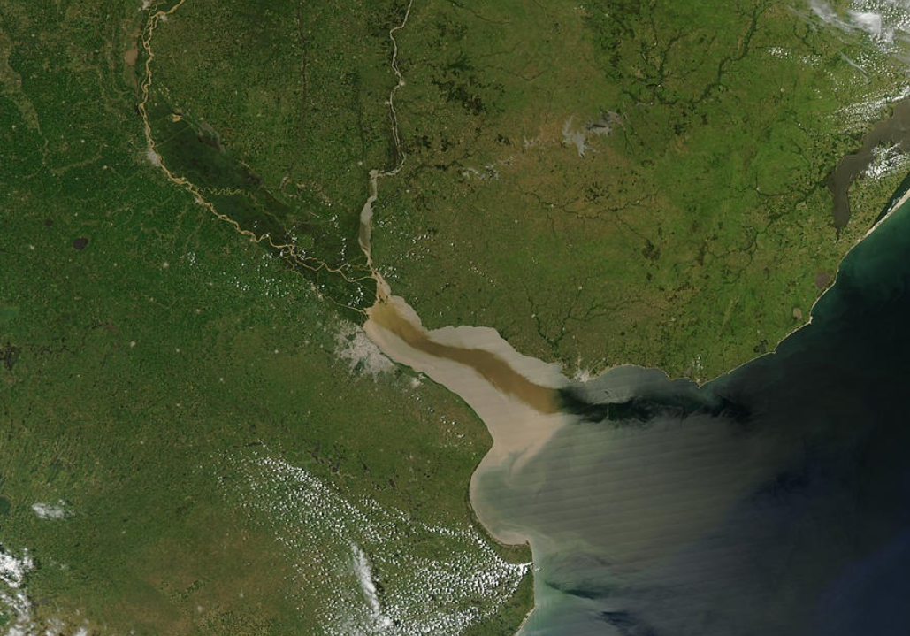 在南美洲有一条河流叫做拉普拉塔河