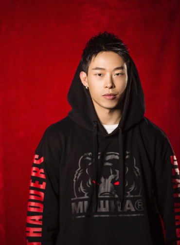 蛇男杨建发文感谢易烊千玺和罗志祥,透露出新歌时得到他们的帮助