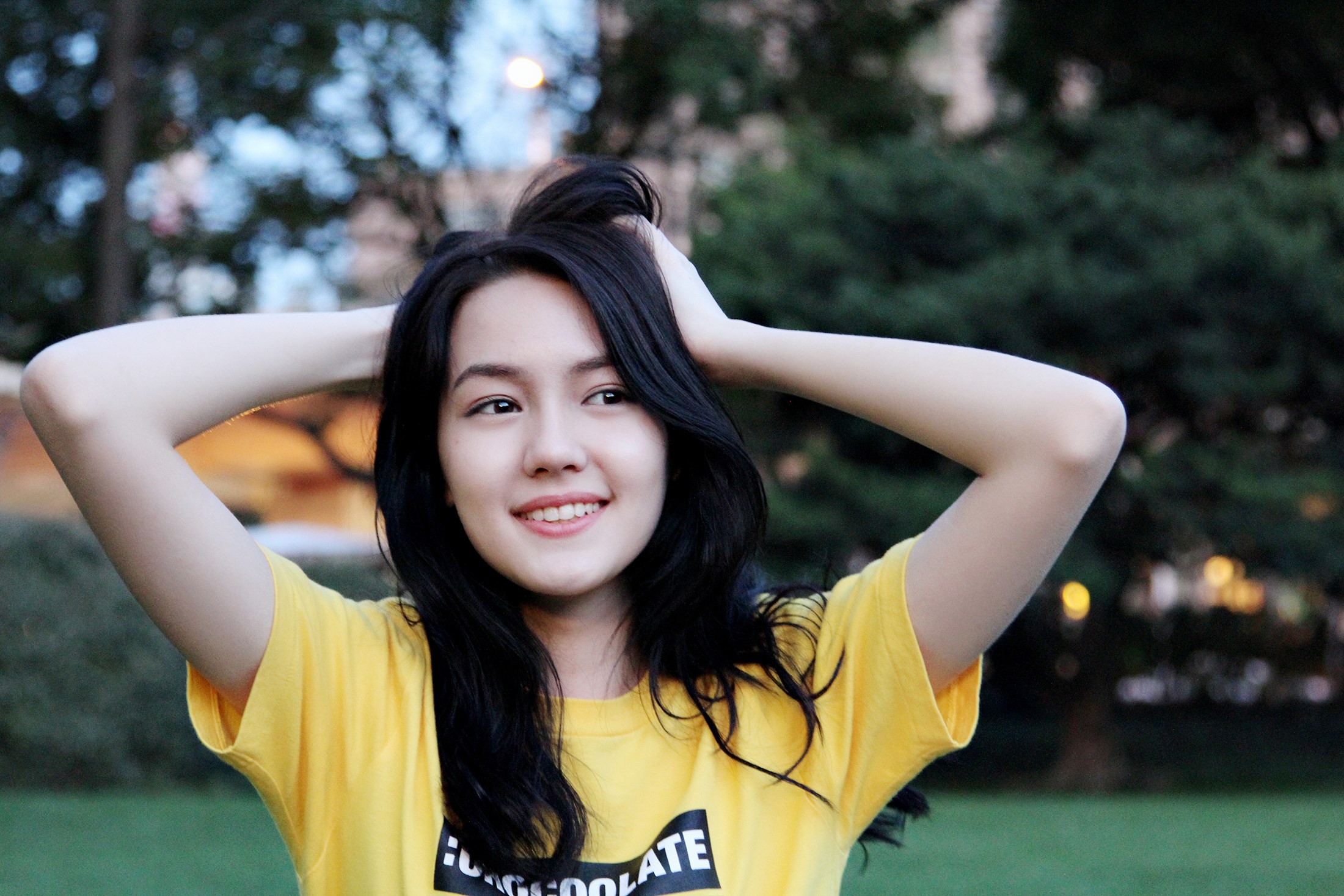 李诗颖双马尾元气亮相《小镇故事》 李健俏皮"天问"笑翻众人