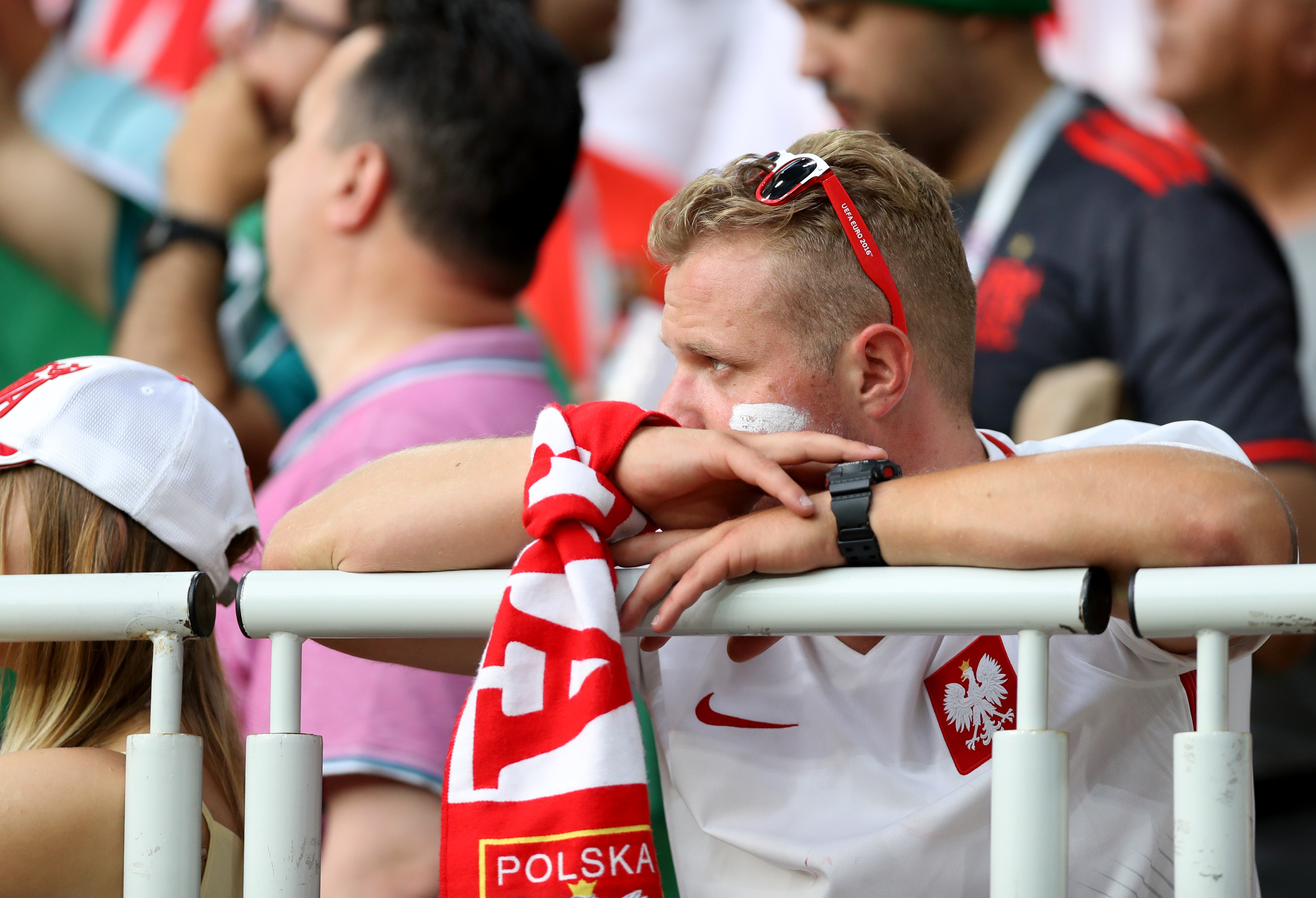 足球——h组:伤心的波兰球迷(4)