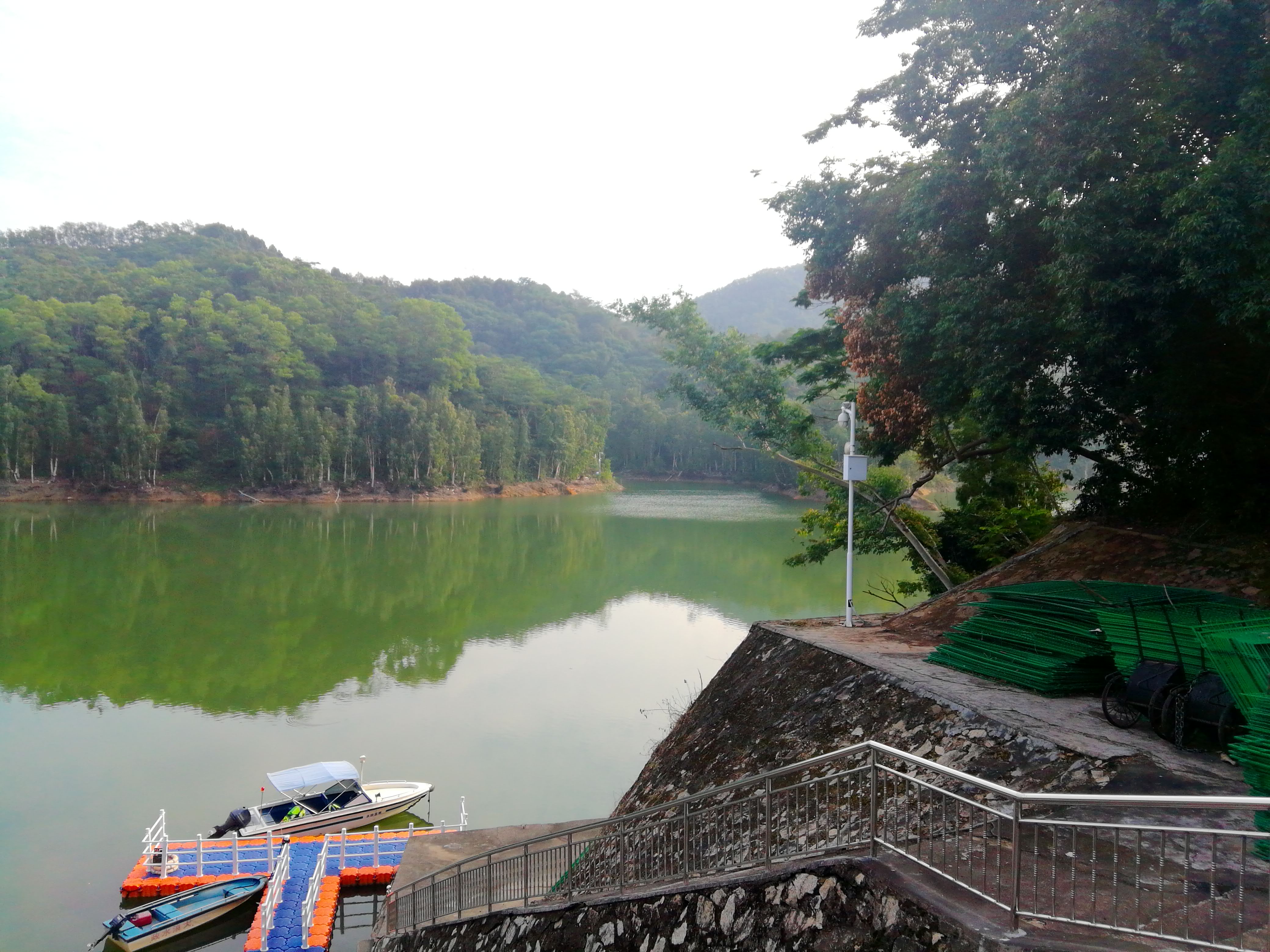 深圳羊台山森林公园里的赖屋山水库.景色迷人