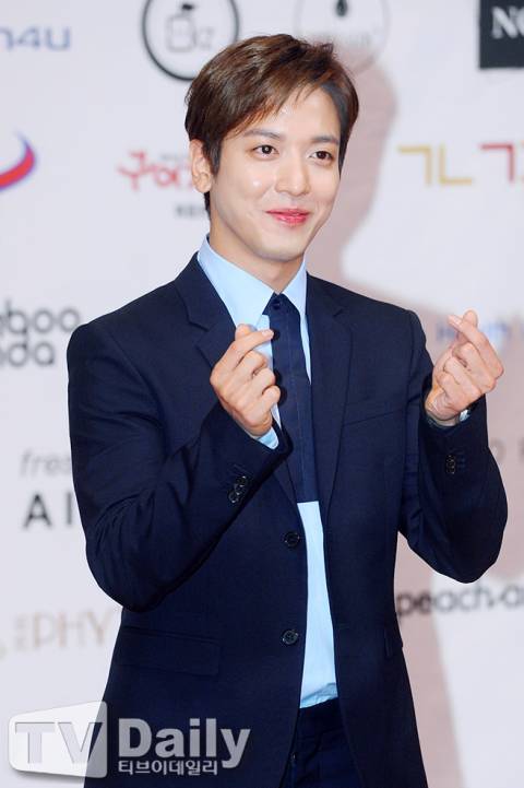 fnc entertainment 官方"我们支援艺人"并向郑容和粉丝道歉