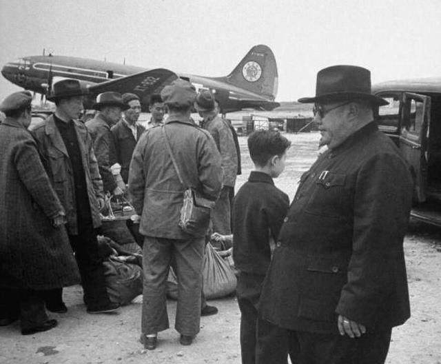 他是"西北四马"之一,带着7.5吨黄金潜逃美国,临终前却想着回国