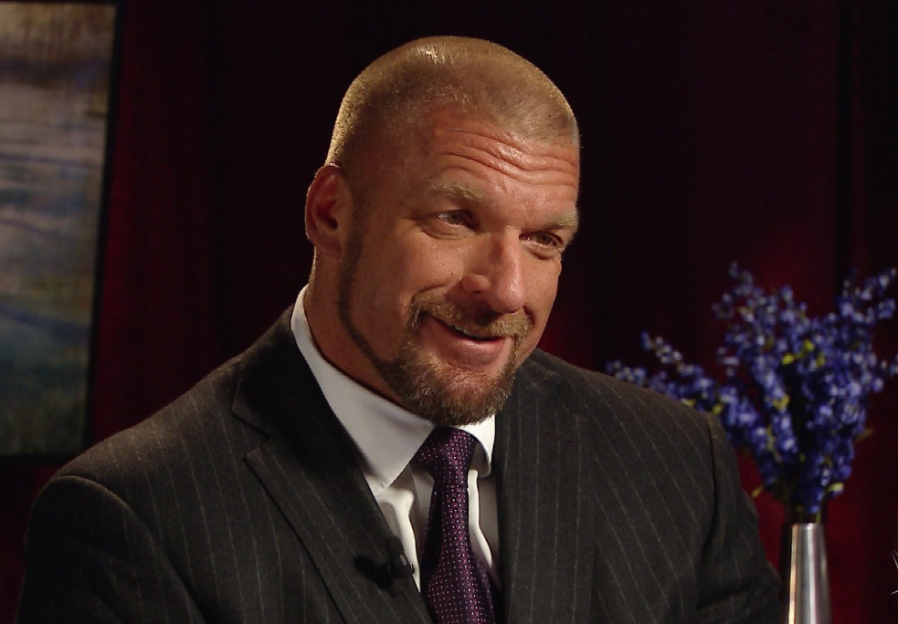 hhh是如何成为wwe驸马爷的?一天只睡五小时,还给选手当垫脚石!