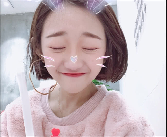 抖音美女代古拉k登上快本,真实颜值曝光,比视频上可爱多了!