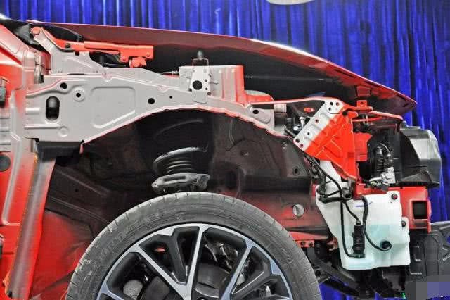 领克03为啥卖不动?拆开防撞梁之后,更加想不通了