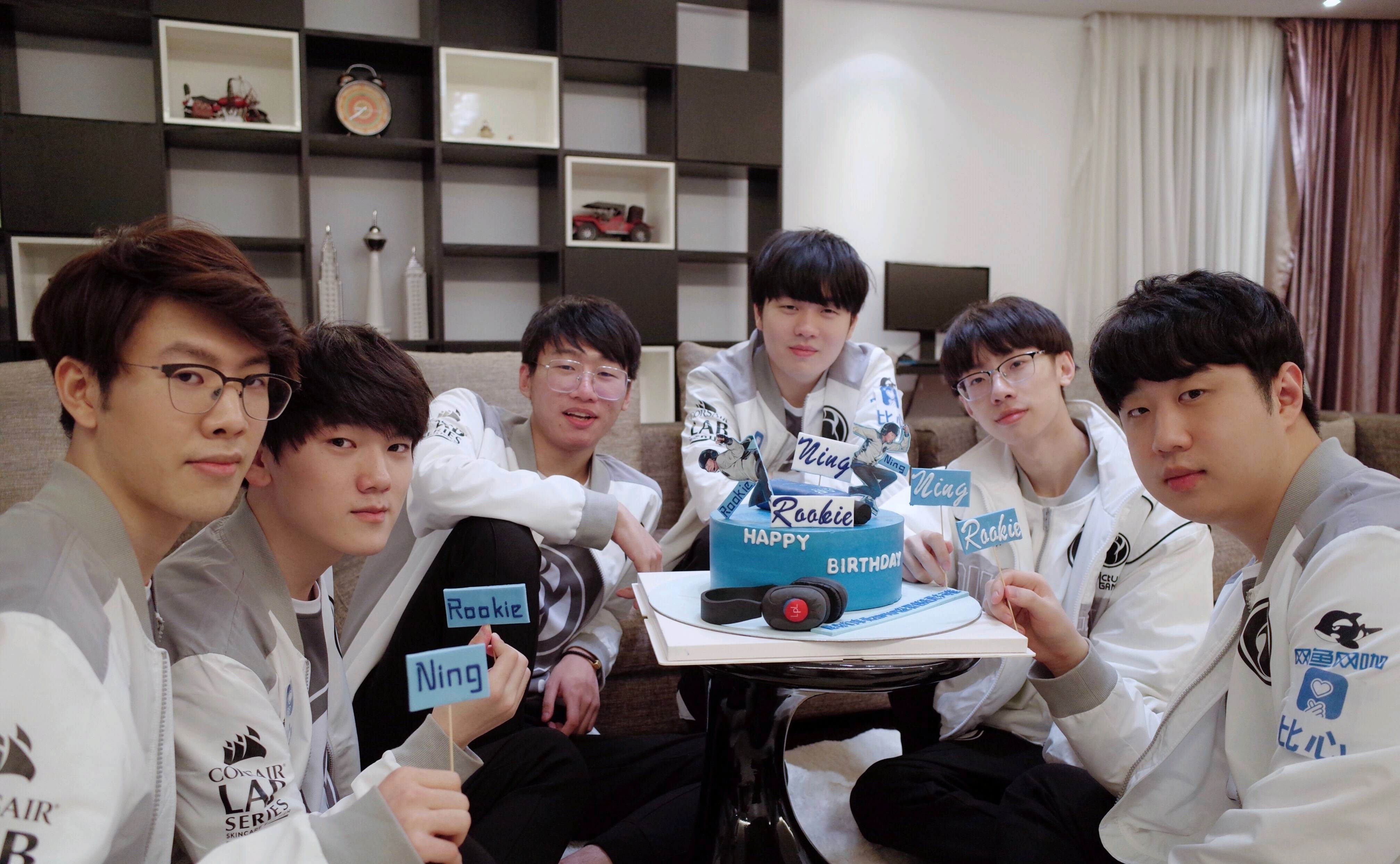 lpl将迎来一场焦点战,这场比赛由s8世界冠军ig战队迎战lpl混子战队vg