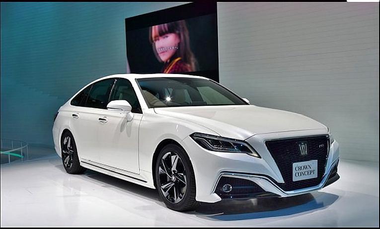 19款皇冠现身中国台湾省,外形年轻运动四排气,bba紧张了