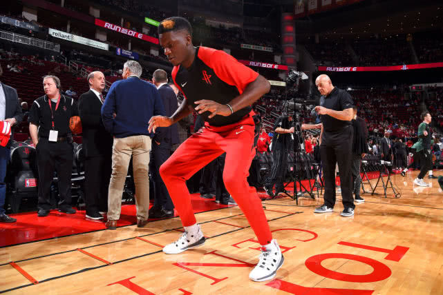 火箭第3场首发定了!46 12 11组合继续联手,两双中锋或迎爆发