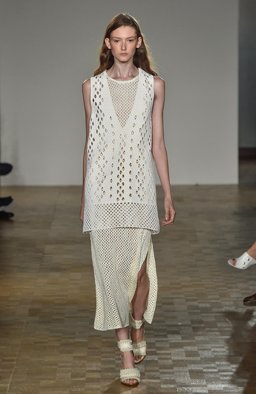 模特服饰时尚简约,呈现与众不同的美感,怎么能不让人心动呢?