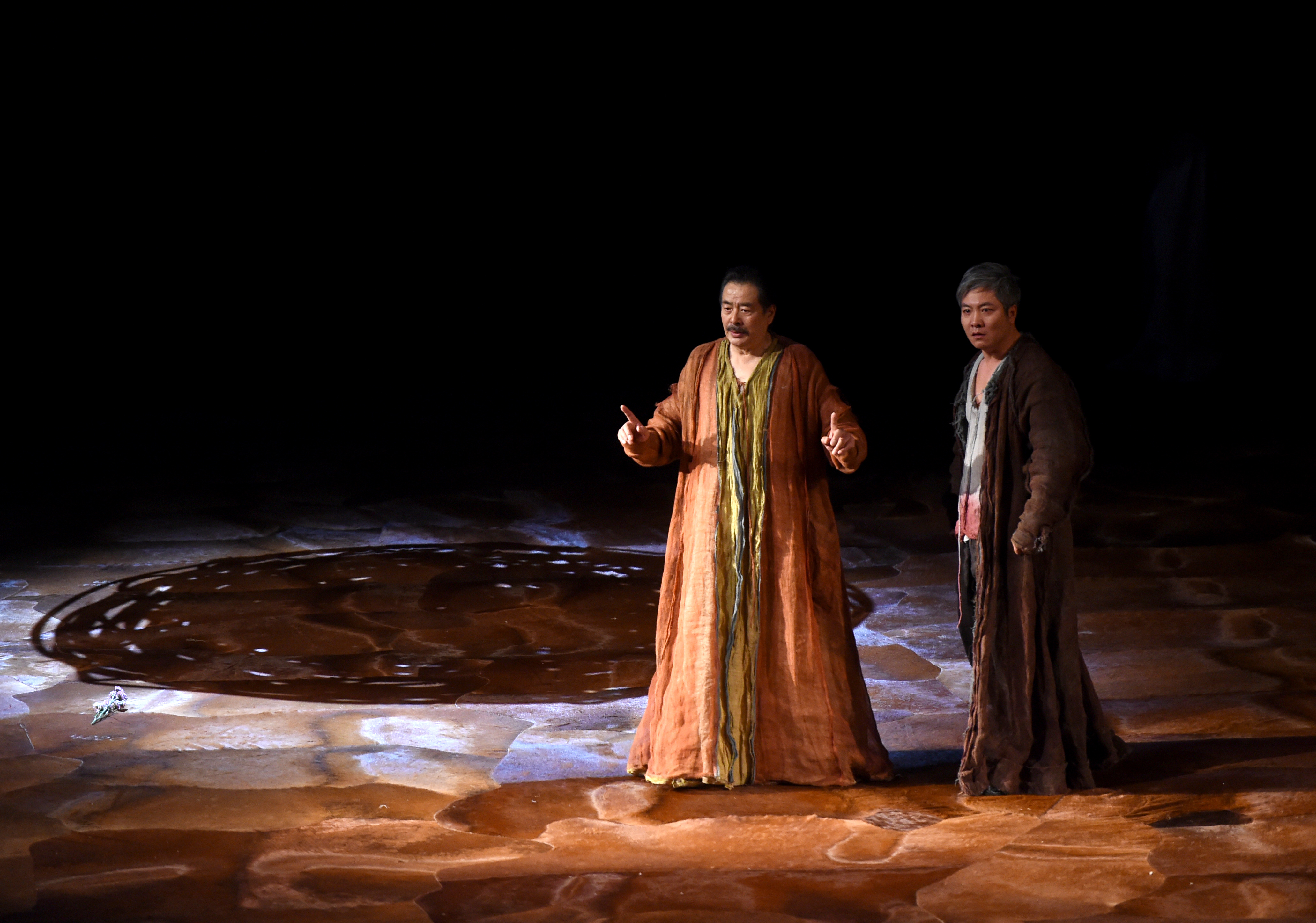 李六乙导演作品《哈姆雷特》登台国家大剧院(3)