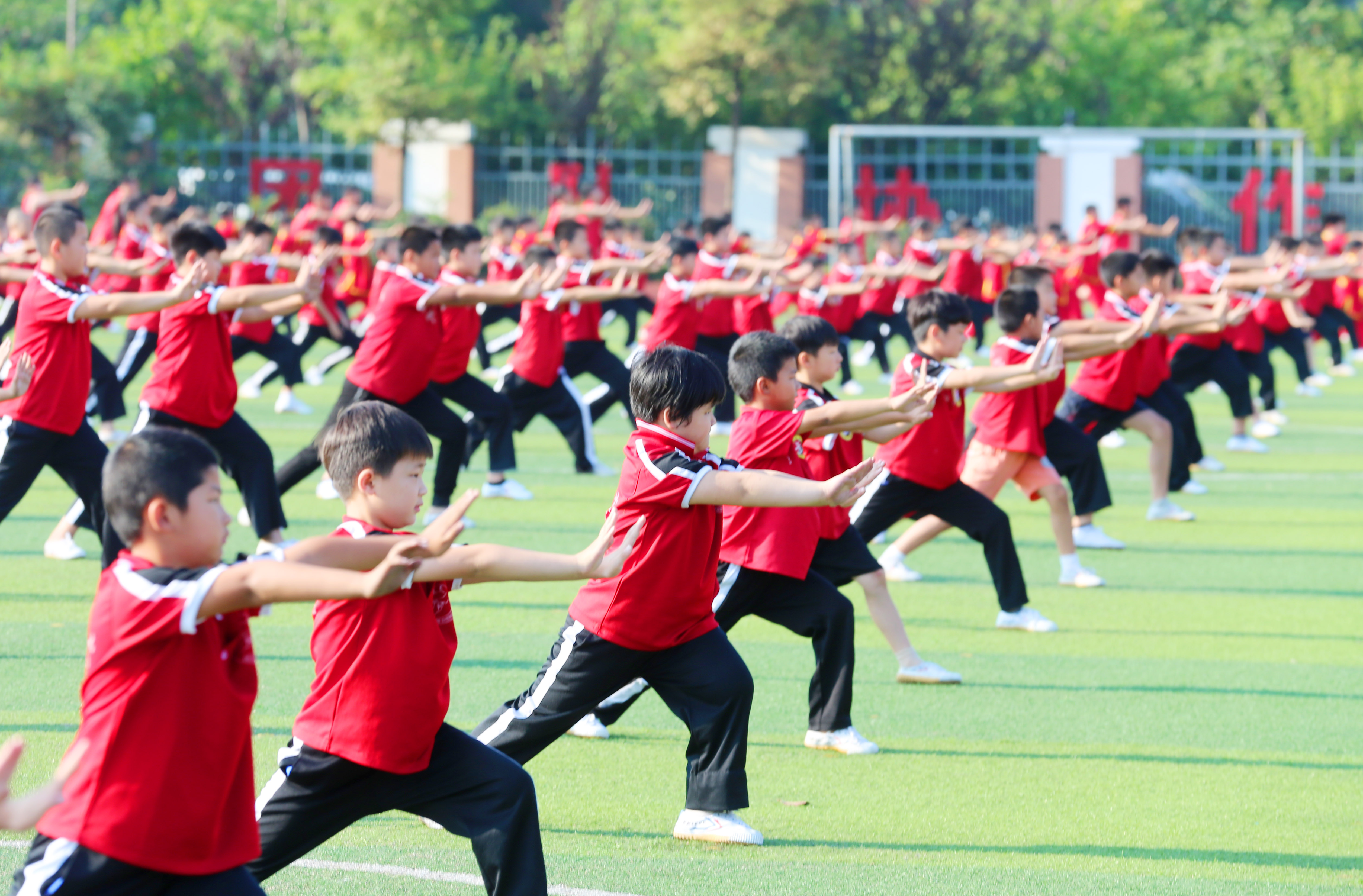 江苏南通上演青少年"武术大合练(4)