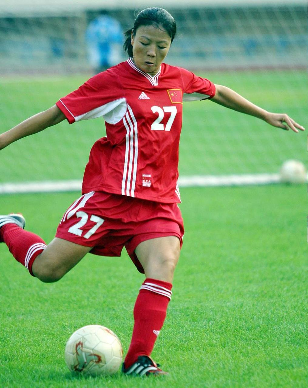 足球界力量汇聚为信仰支柱,"永不言弃"是她最美的标签!