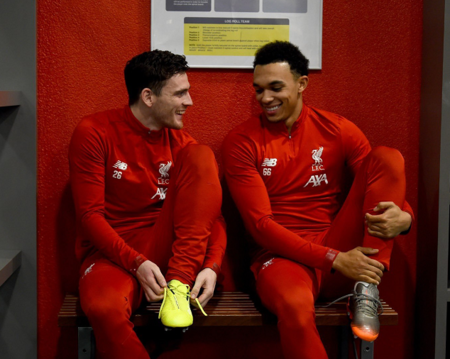 这是爱情吗?阿诺德晒和罗伯逊合照并配文:情人节快乐