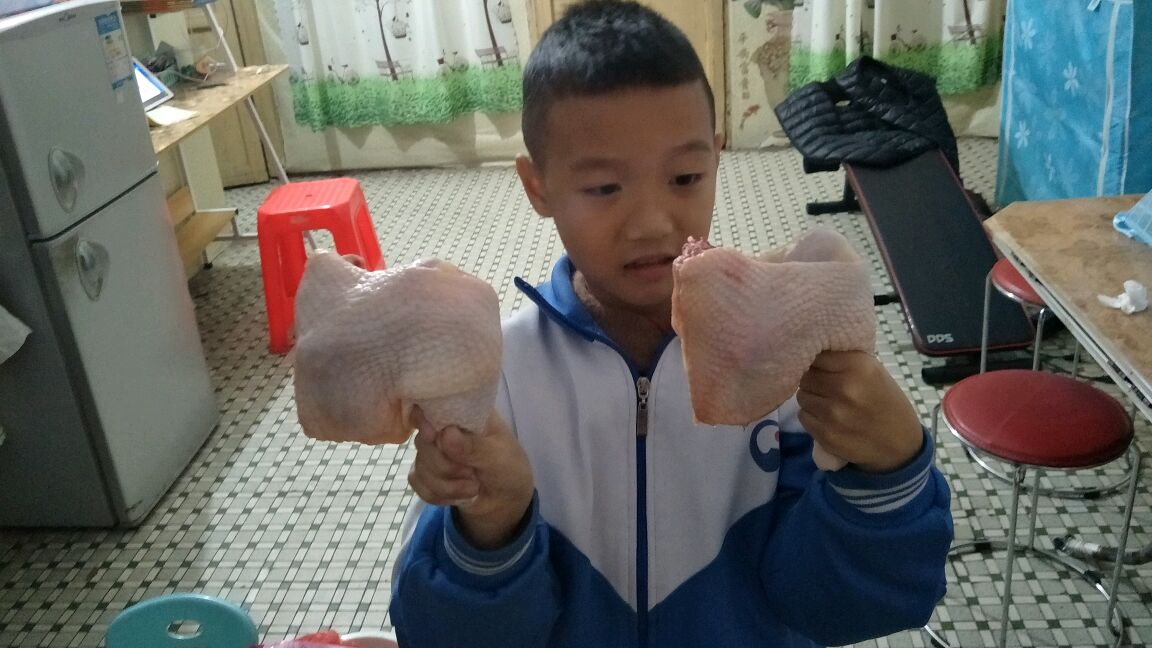 孩子最爱的大鸡腿,宝妈一天的生活日常就是看娃做饭,有同款的吗
