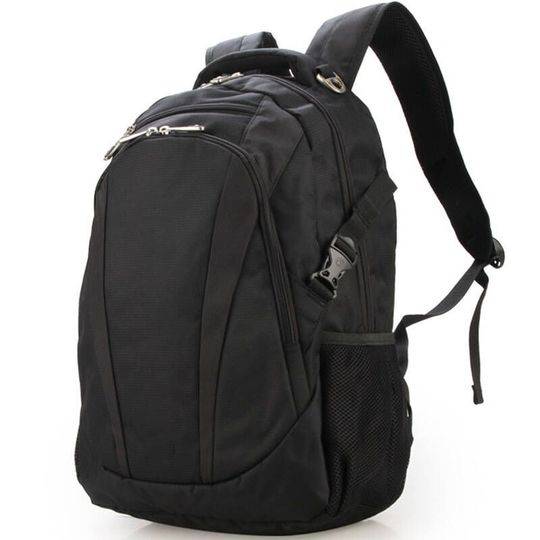 2018年共为旅客找回错拿的行李物品415件,其中拿错最多的是黑色双肩