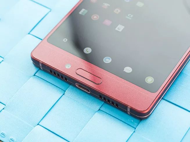 坚果3开箱体验视频 刷新颜值新高度的千元机