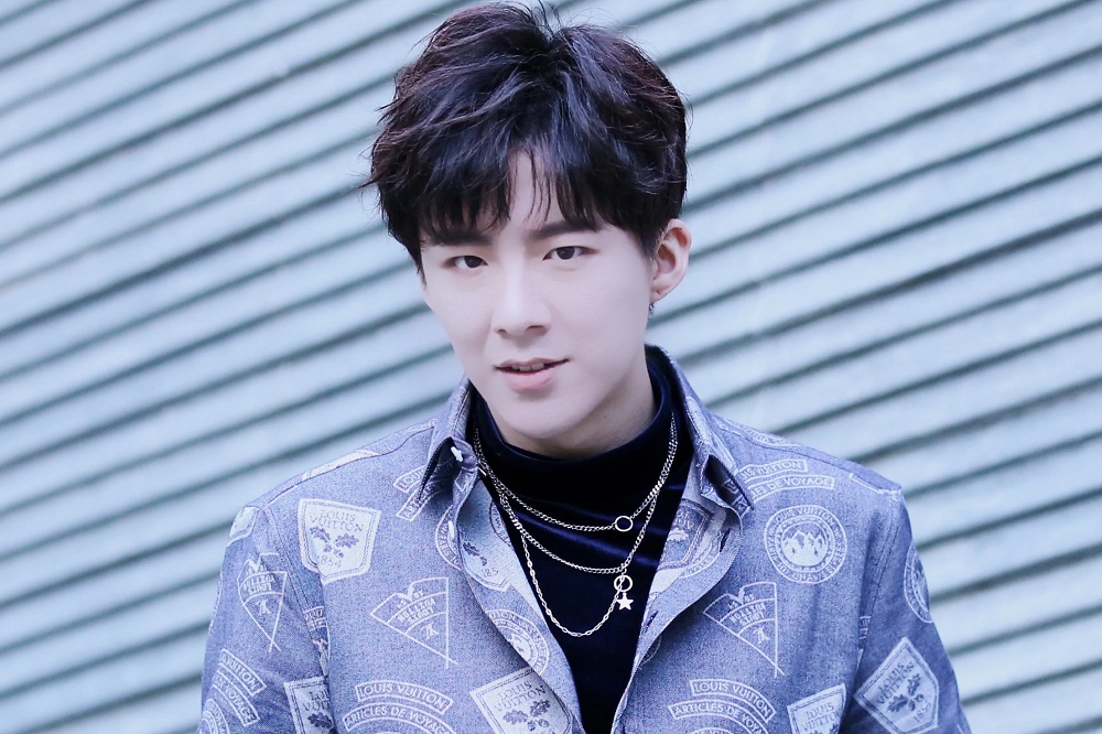 这充满坚定的小眼神看起来就很有精神啊,最近摩登兄弟是真的挺火的啊,