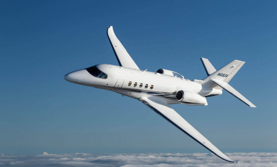 飞机起飞或者降落前,为什么要在天空先盘旋一会?可算是知道了