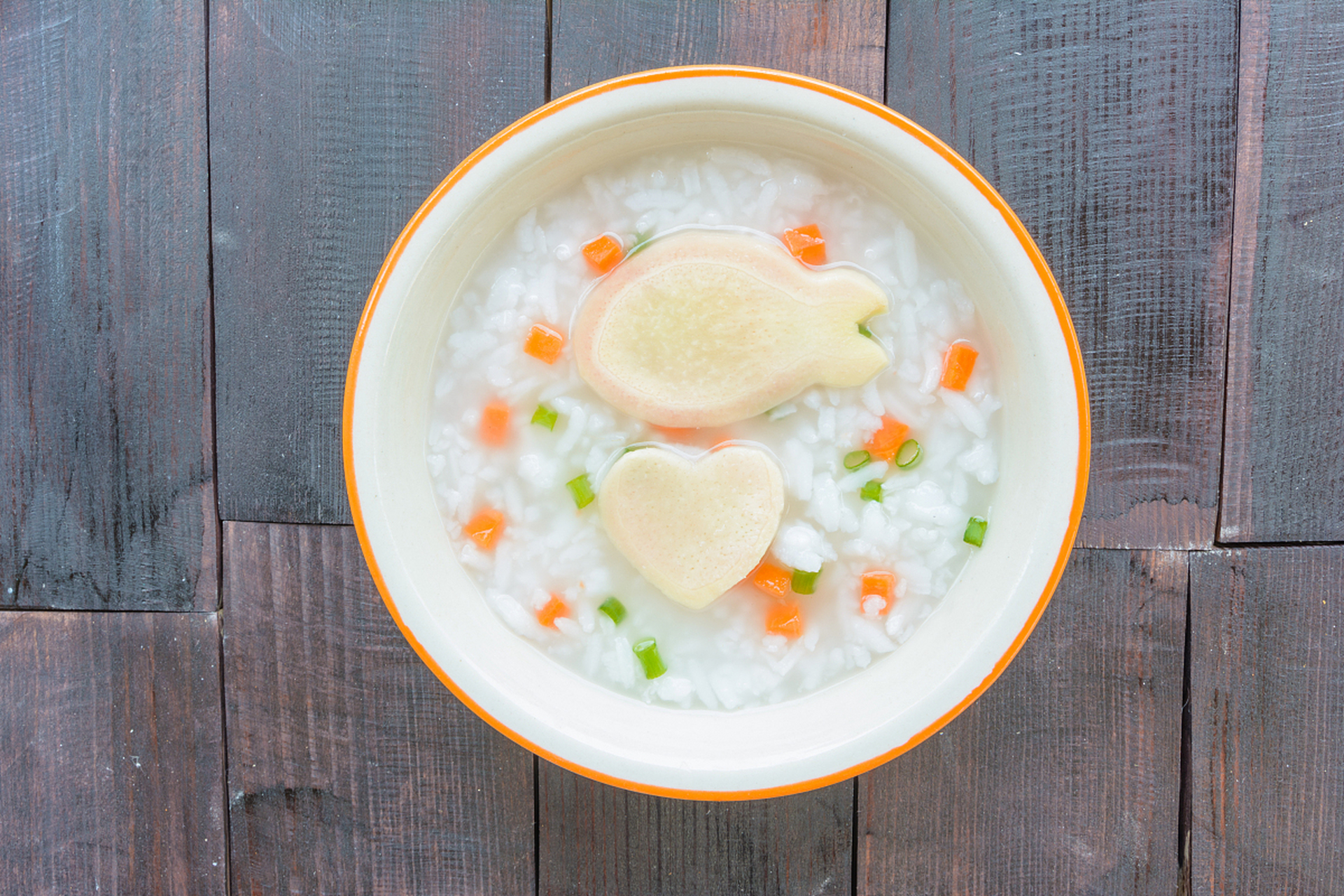 【春季食物养生: 山药百合大枣煮粥,清热润燥】  食物材料:糯米 50克