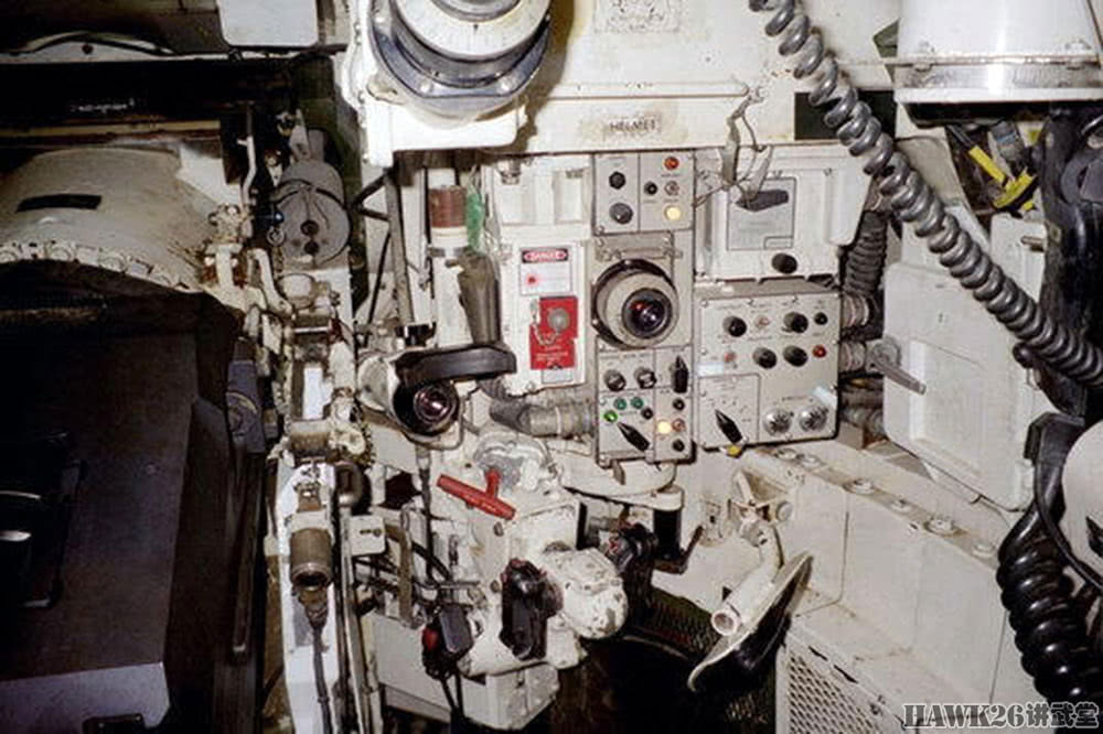 图说:以色列"梅卡瓦"坦克内部空间 与想象有很大差异