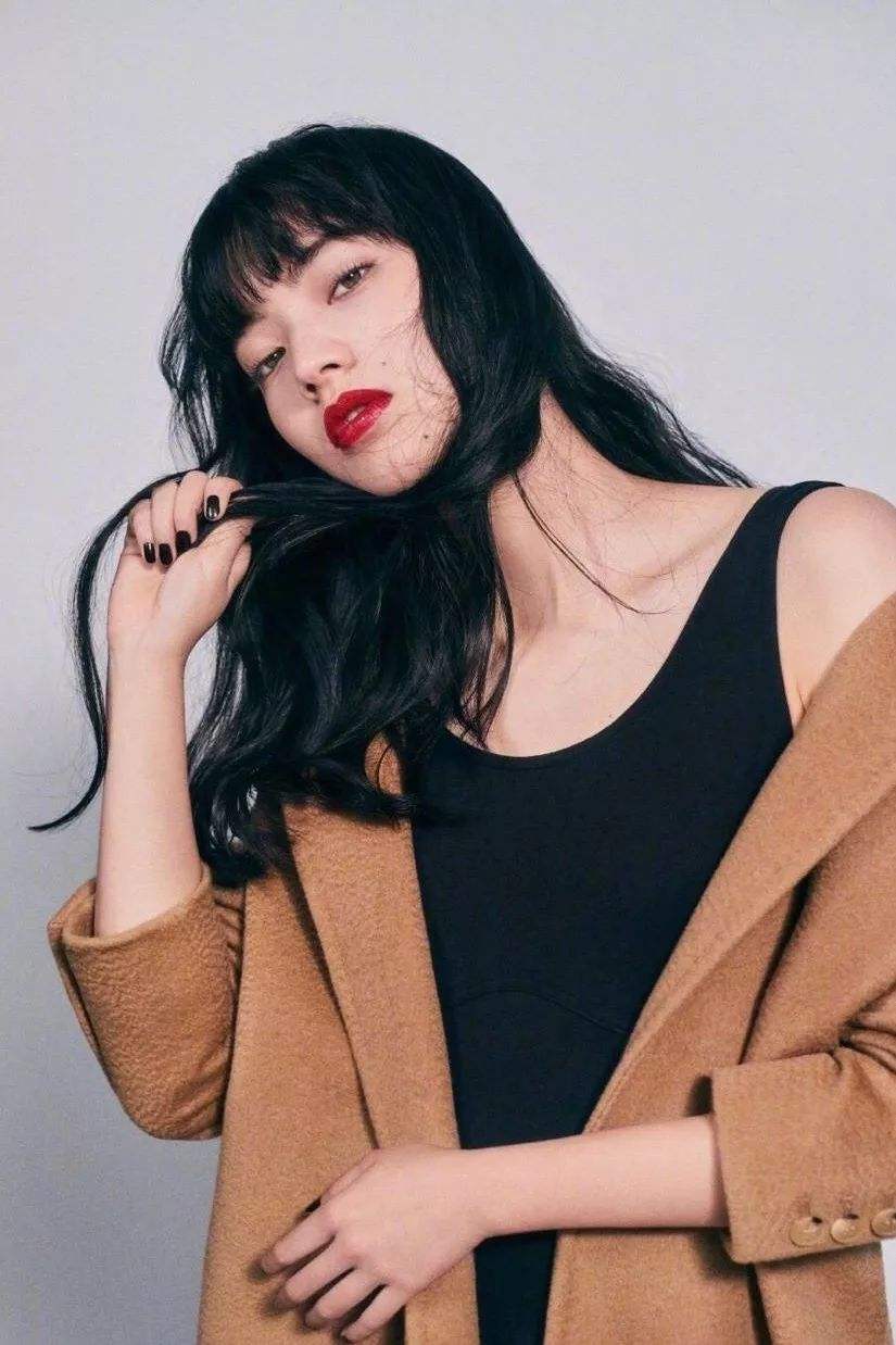 日本时尚模特女演员小松菜奈