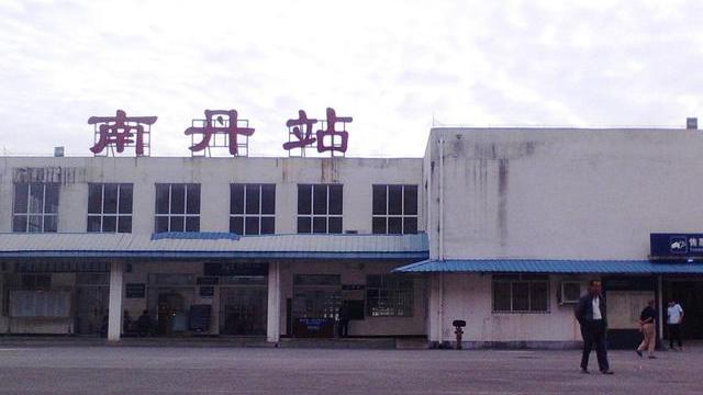 广西壮族自治区南丹县的铁路车站