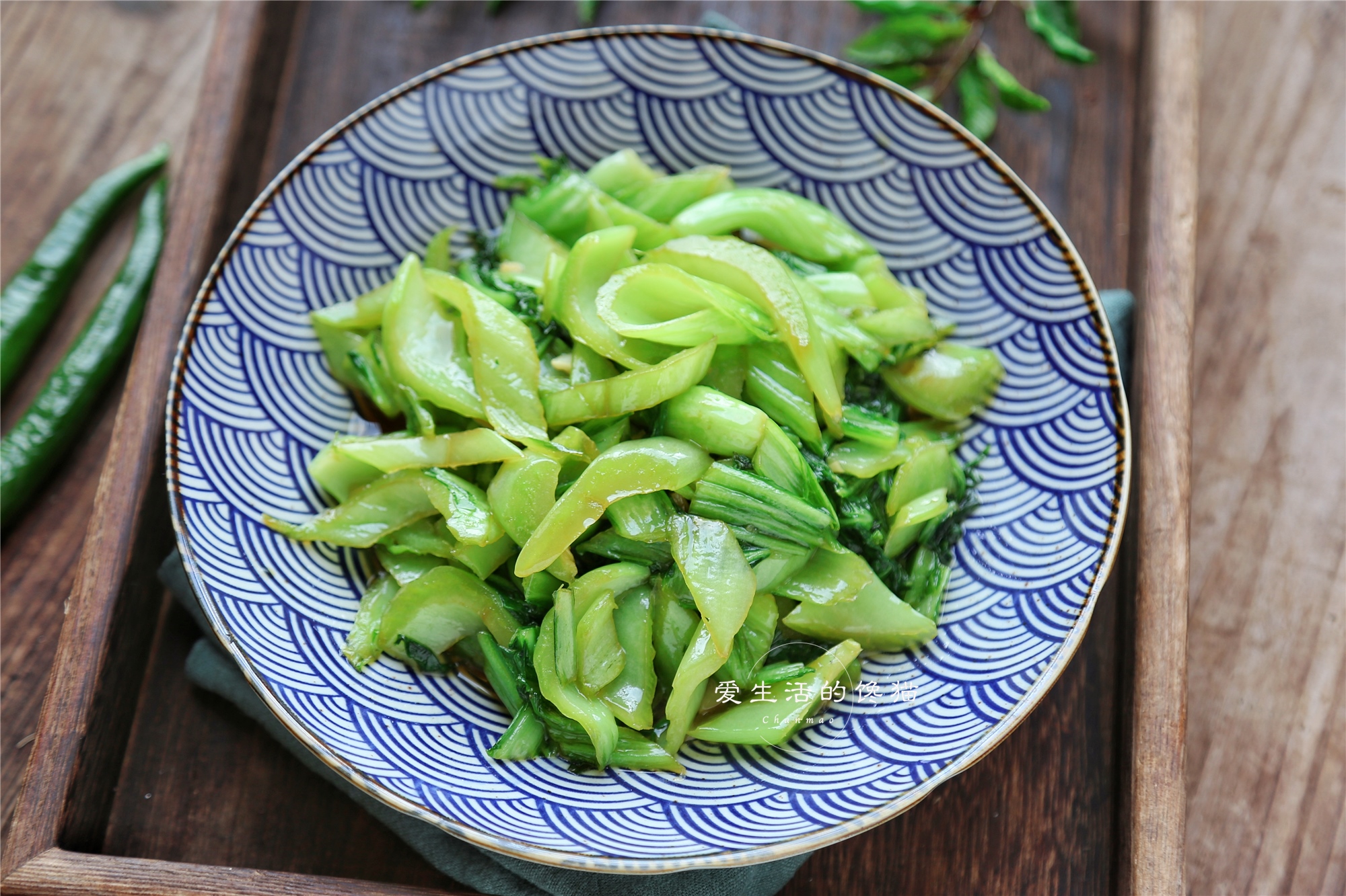 现在肉那么贵,遇到这菜别手软,三两下炒一盘,可比肉好吃多了