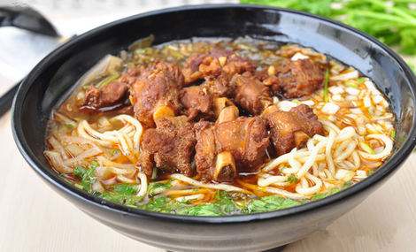 排骨面这样做根本没有腥味,好吃又简单,让我来教你!