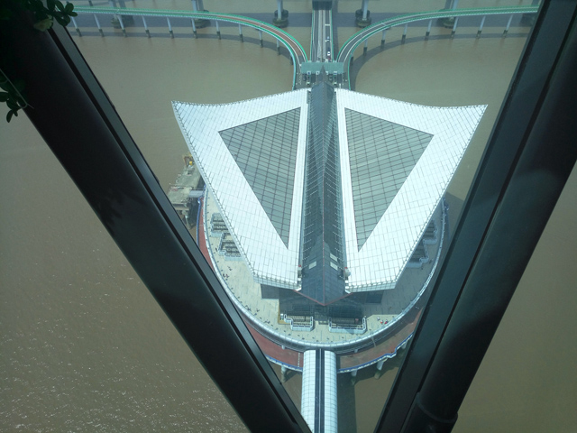 海天一洲观光塔3d画通道 登上观光塔顶,140米高空中俯视东海.