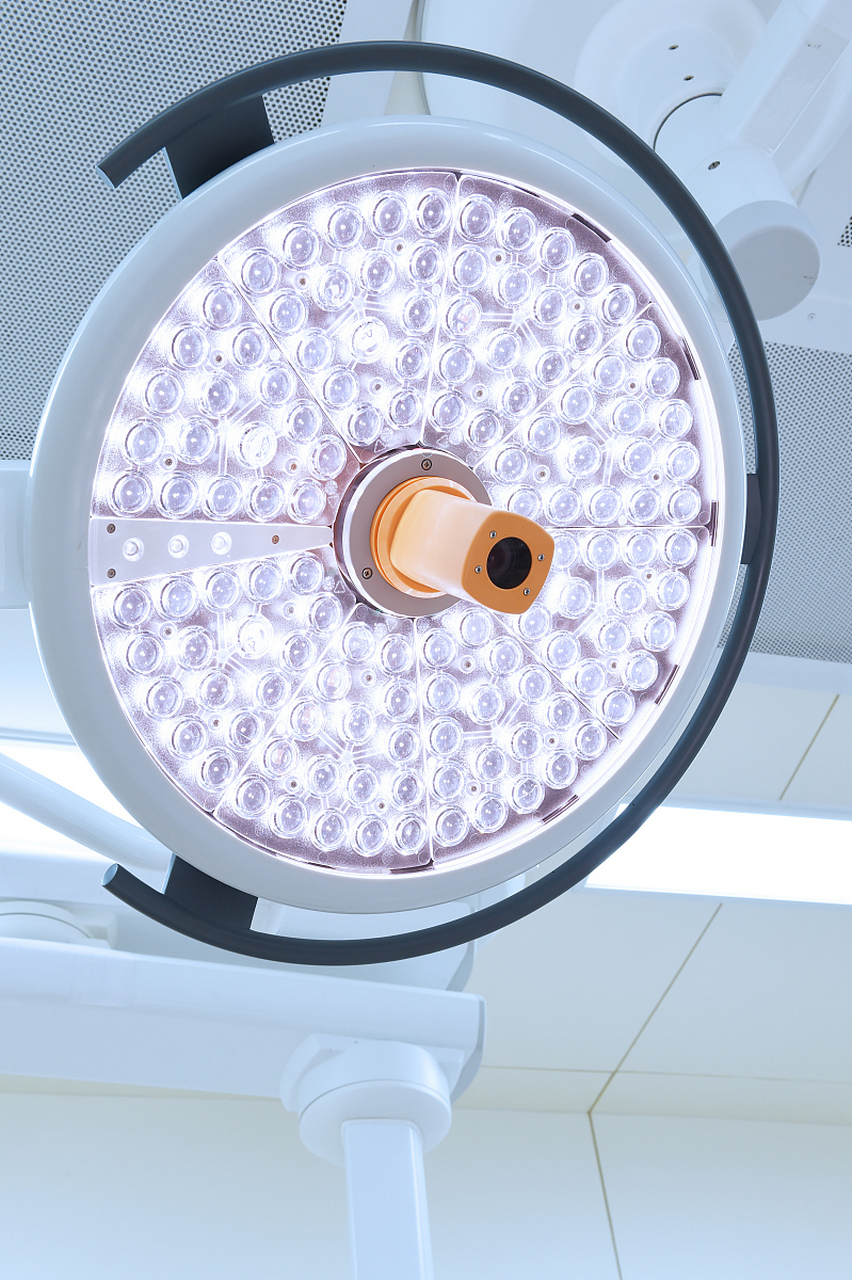 奥克斯风扇灯,作为室内照明与空气循环的完美结合,以其独特的设计和