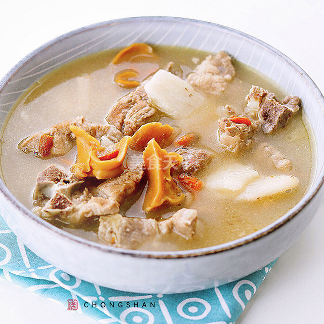 淮山枸杞螺头煲龙骨,鲜美甘醇,营养丰富,,肉好吃汤好喝!