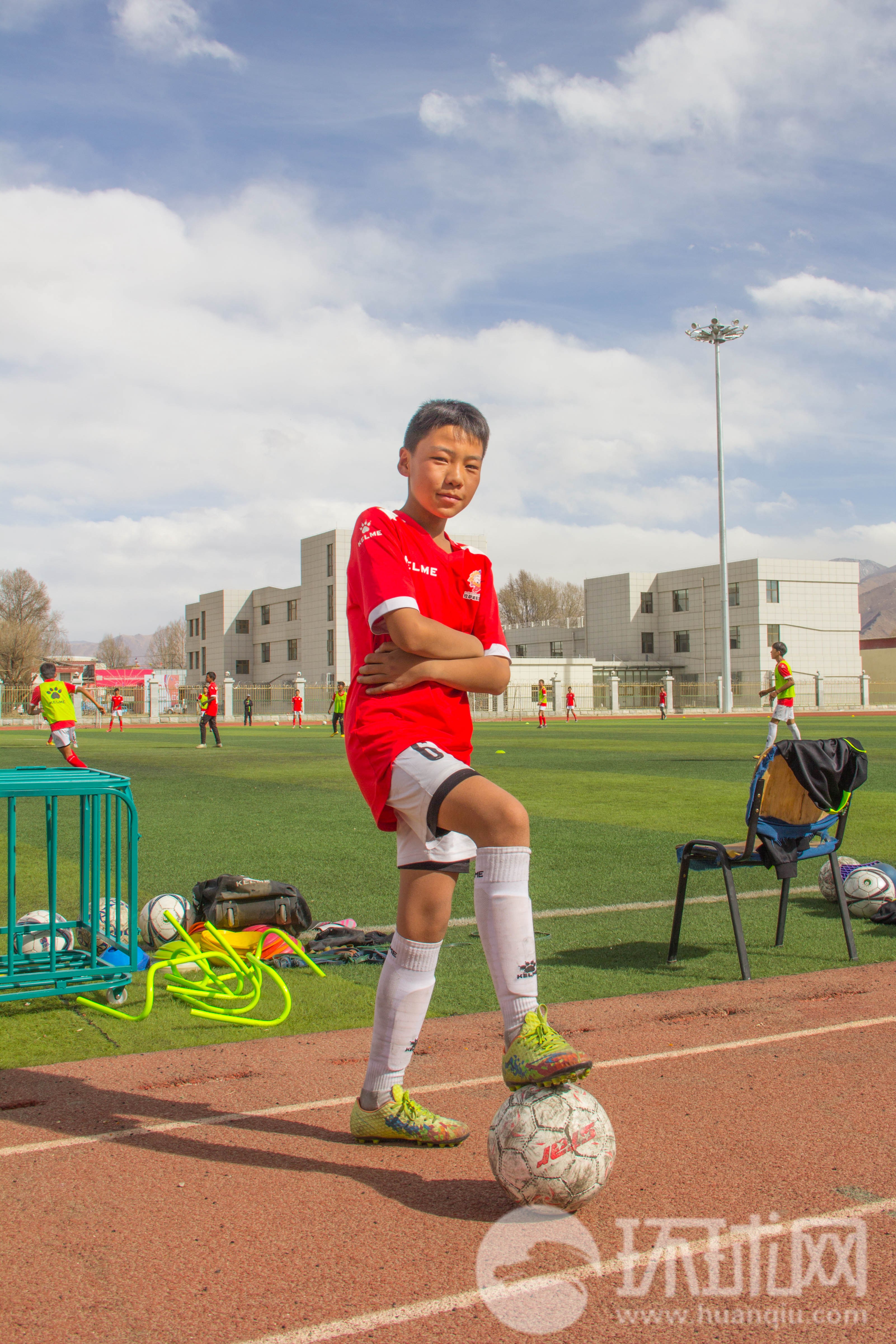 西藏足球青训:世界屋脊上迸发出的足球希望