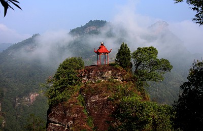 在安徽齐云山风景区拍摄的云海景观,蔚然壮观